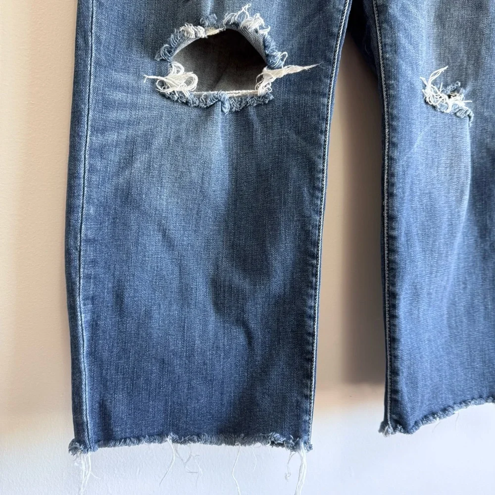 Chico’s High Rise Straight Leg Crop Jeans Size 2.5R US 14R Distressed Raw Hem - Picture 2 of 5